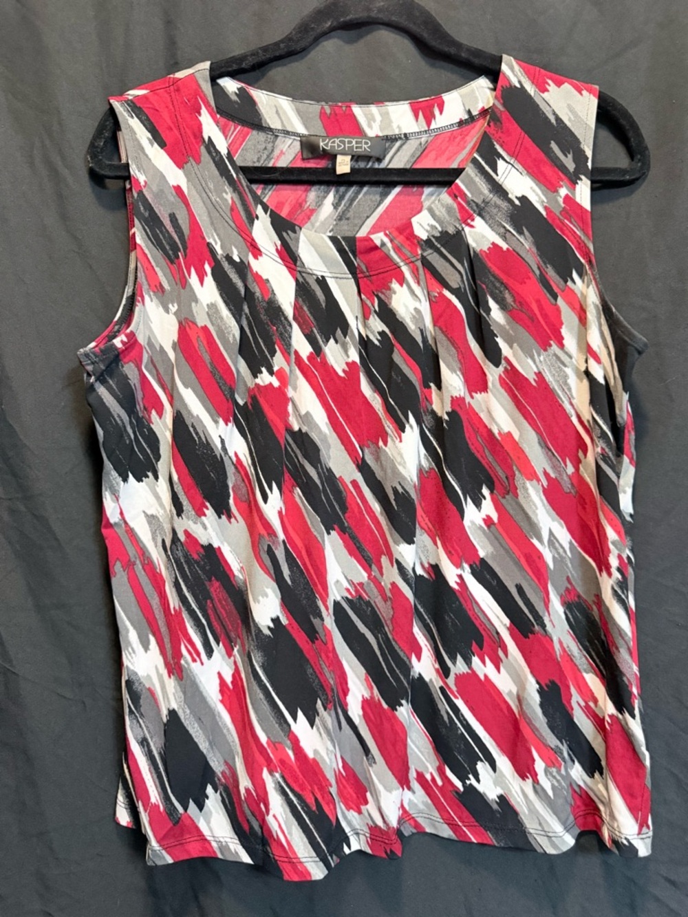 Kasper Women's Red Black Gray and White Sleeveless Patterned Top